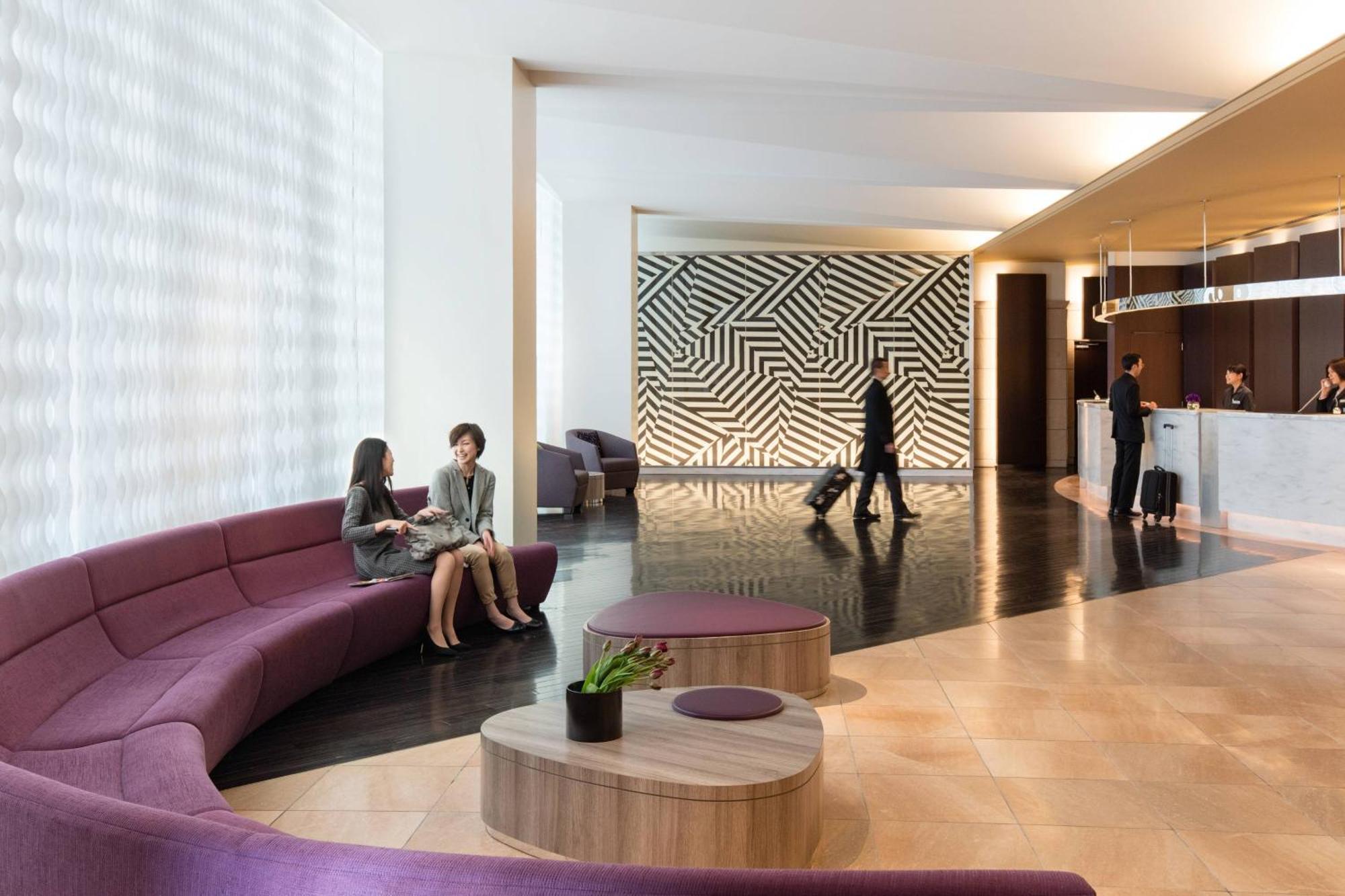 Courtyard By Marriott Shin-Osaka Station Hotel Exterior photo The lobby of the hotel