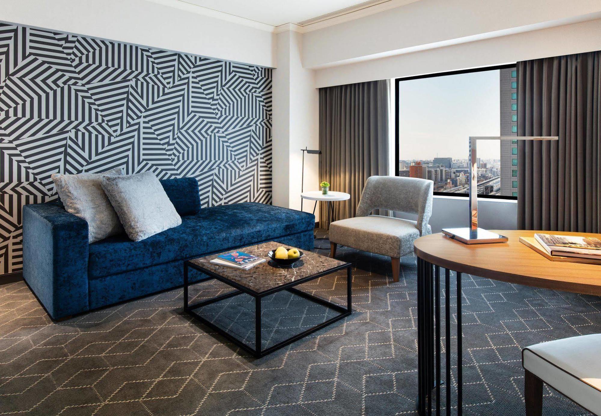 Courtyard By Marriott Shin-Osaka Station Hotel Exterior photo A living room at the hotel