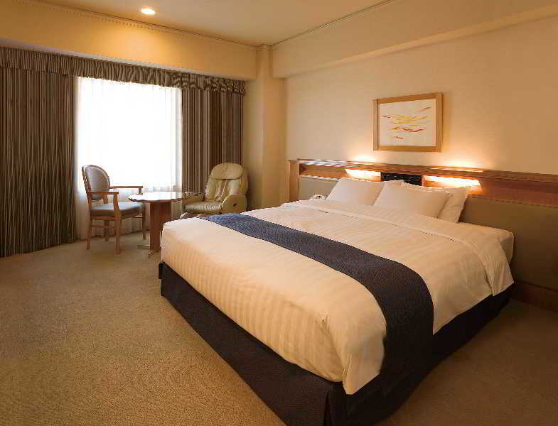 Courtyard By Marriott Shin-Osaka Station Hotel Room photo A room at the hotel