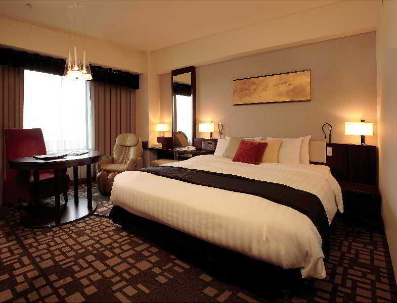 Courtyard By Marriott Shin-Osaka Station Hotel Room photo Deluxe room