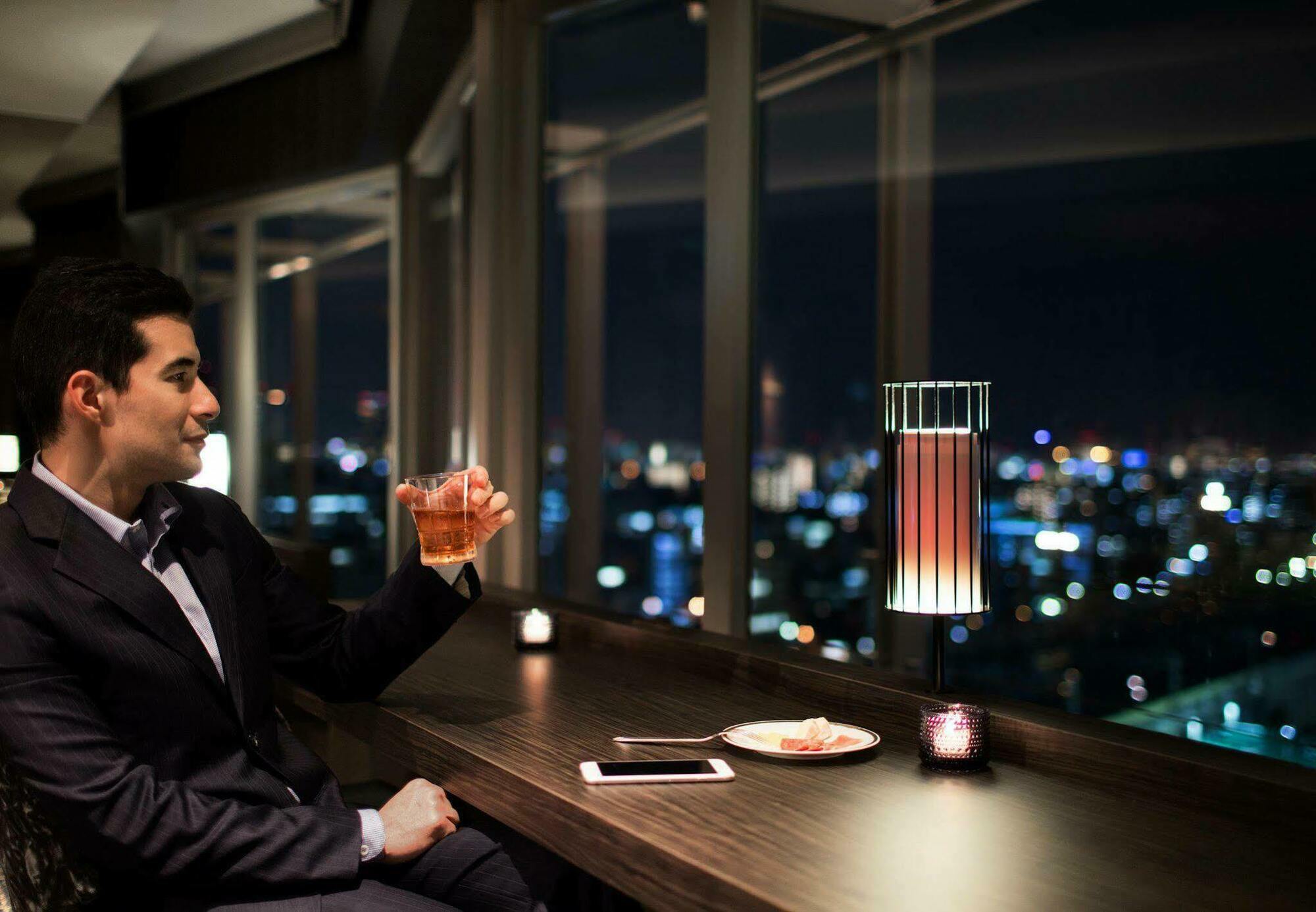 Courtyard By Marriott Shin-Osaka Station Hotel Exterior photo The Philips hue Iris lamp